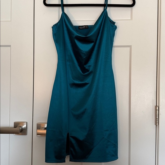 Liz & Sara: Bodycon Slip Mini Dress with Subtle Slit - Picture 6 of 6